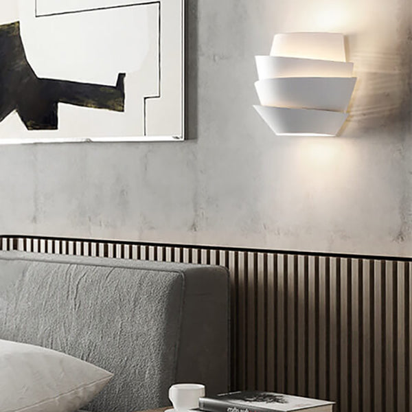 Lampada da parete scandinava NordGlow con due sorgenti luminose