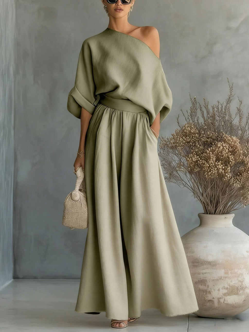 Ensemble femme en lin avec blouse drapée et pantalon large