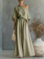 Ensemble femme en lin avec blouse drapée et pantalon large