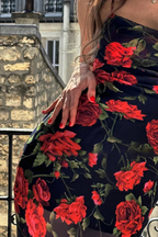 Vestito a Fiori con Spalline Sottile e Silhouette Pura