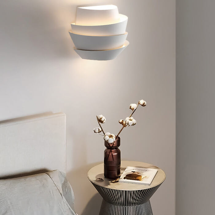 Lampada da parete scandinava NordGlow con due sorgenti luminose