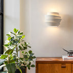 Lampada da parete scandinava NordGlow con due sorgenti luminose