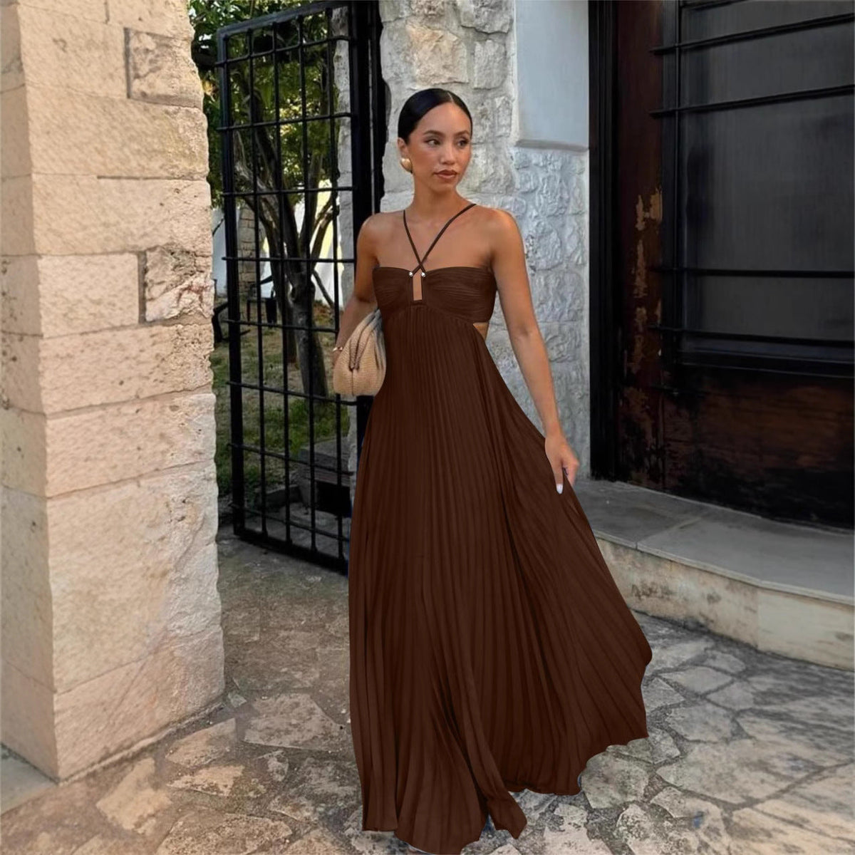 Robe longue plissée pour femme à col licou et dos nu