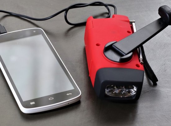 Radio di Emergenza – Radio, Powerbank & Torcia | Dispositivo Multifunzionale per Situazioni di Emergenza
