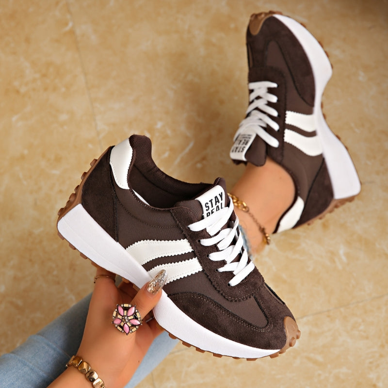 Zapatillas deportivas retro para mujer de ante con suela de plataforma