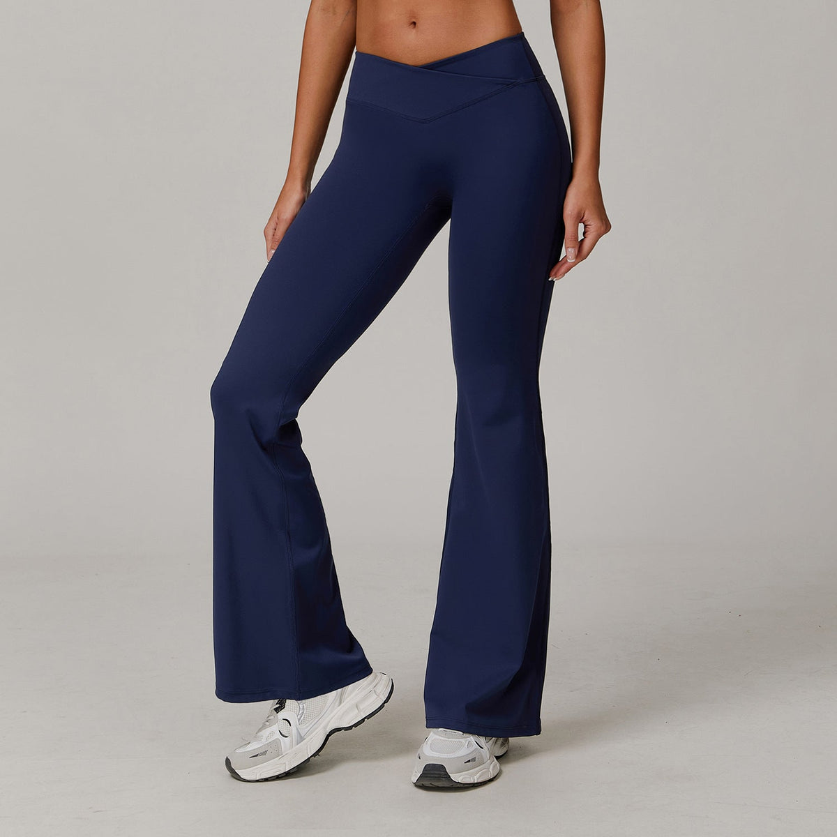 Pantaloni Yoga Donna a Zampa con Vita Incrociata – Comfort e Silhouette Modellante