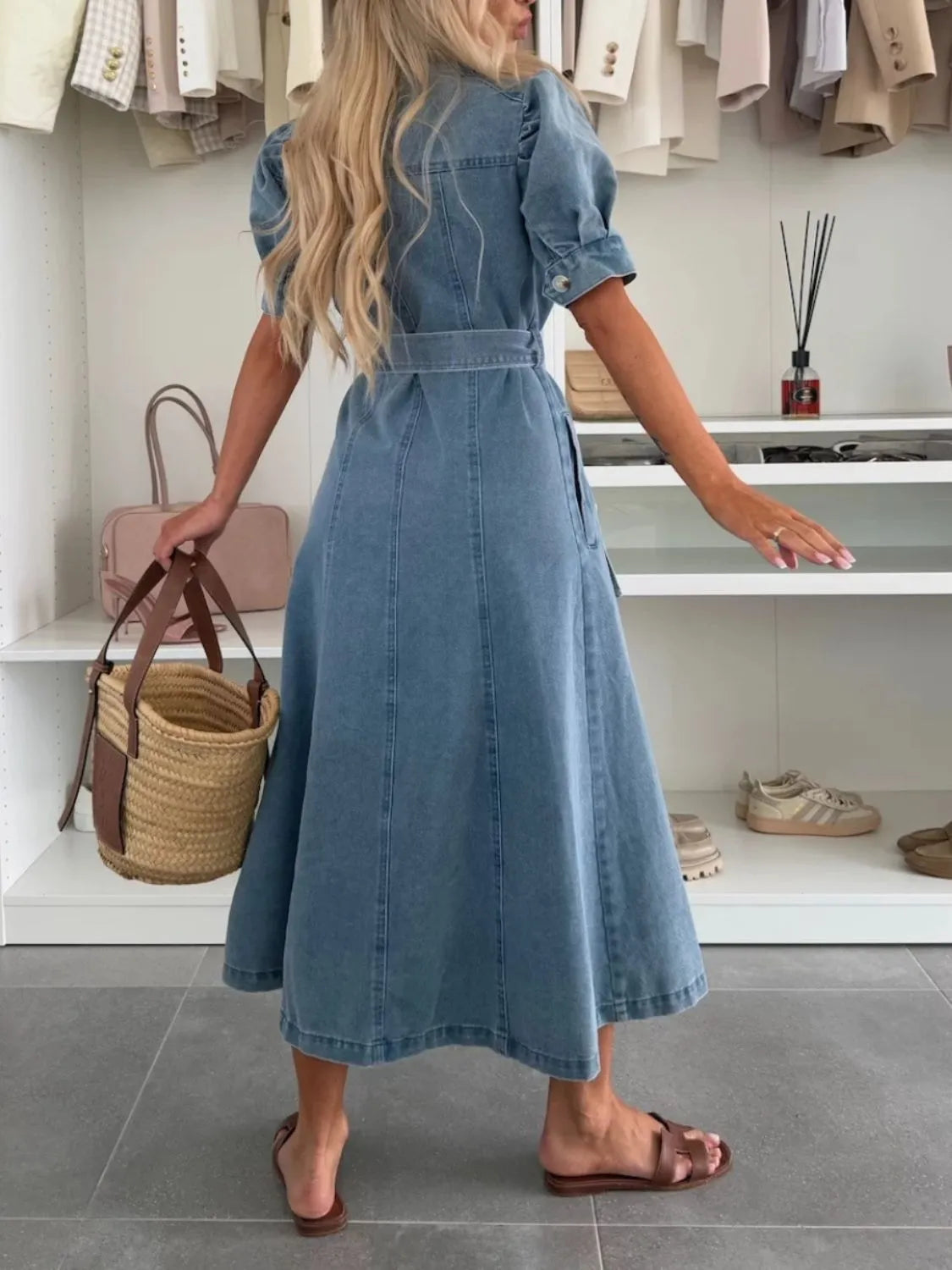 Denimkjole Løs Silhuet Moderne Komfortstil