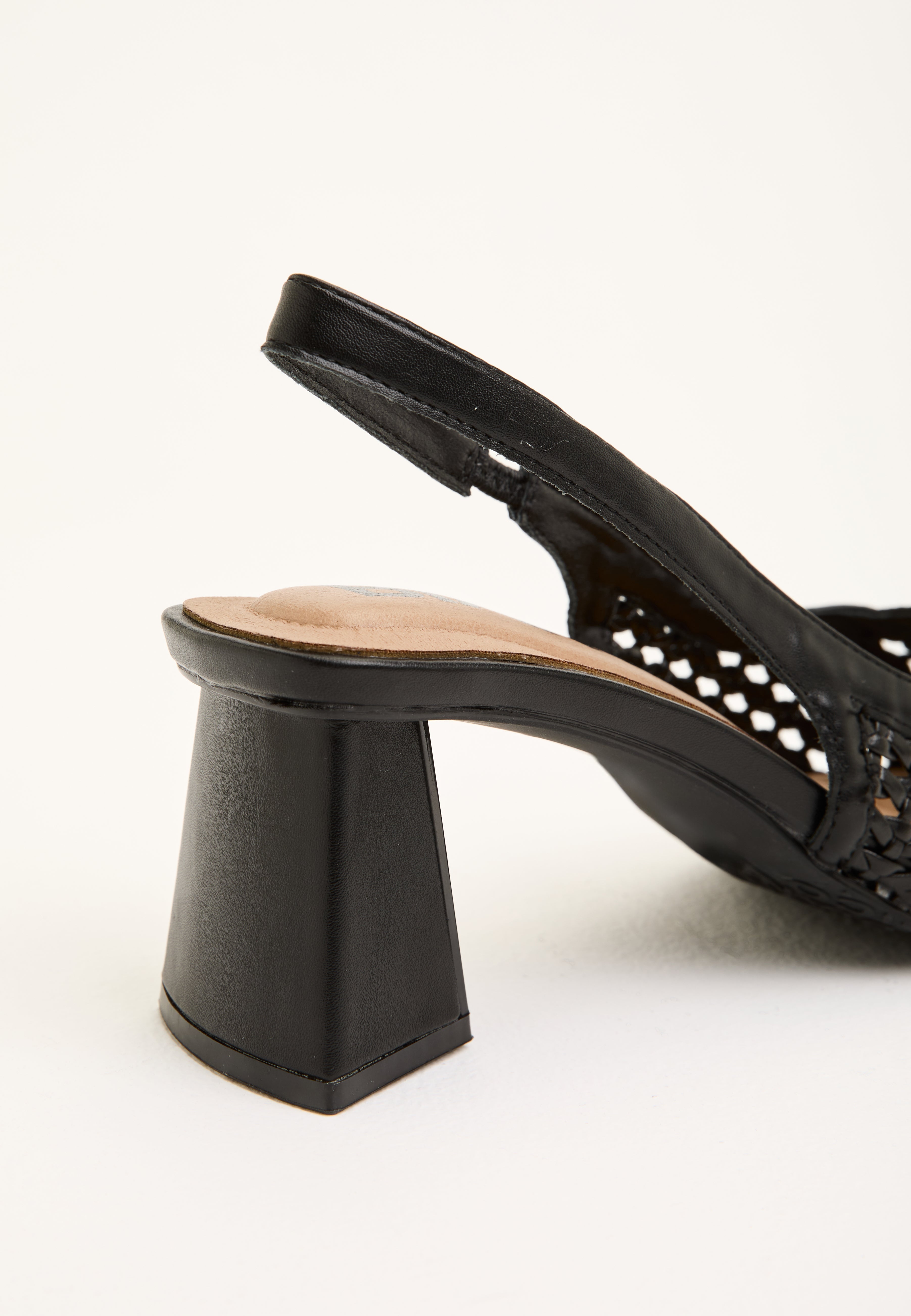 Slingback Pumps med Spids Tå og Flettedetalje