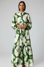 Flow Dress – Printet Silhuet med Lag-På-Lag Effekt