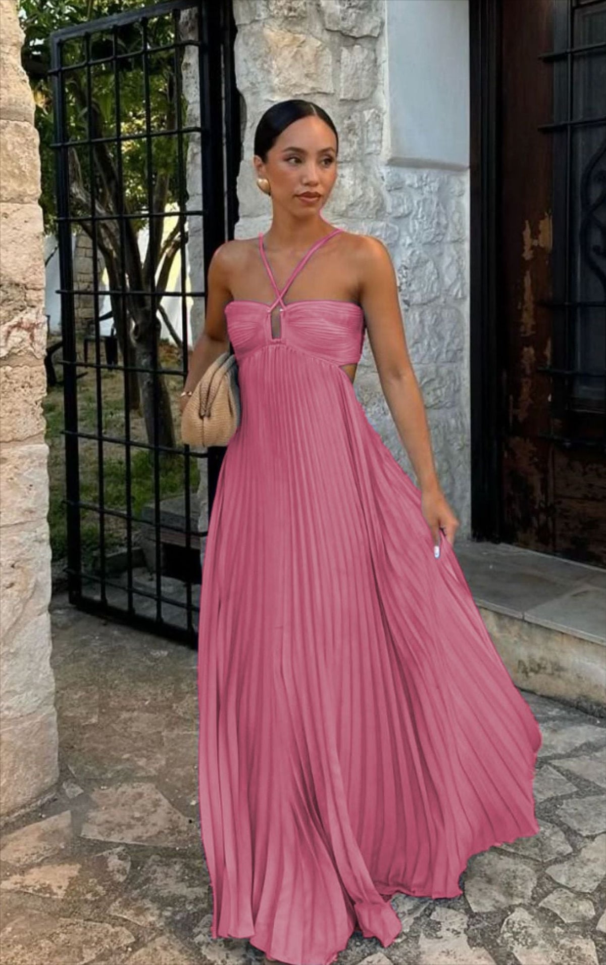 Robe longue plissée pour femme à col licou et dos nu