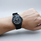 Belyst Taktisk Ur – Perfekt til Dagligdags Udfordringer og Udendørs Eventyr