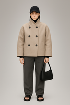 Abrigo de mujer oversize cruzado con cuello alto