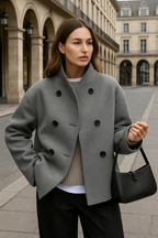 Abrigo de mujer oversize cruzado con cuello alto