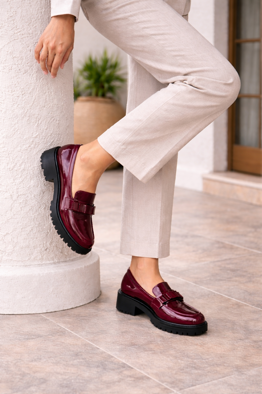 Mocassini da Donna in Vernice con Nappine e Suola Platform