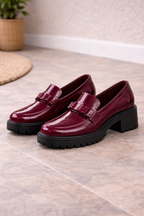 Mocassini da Donna in Vernice con Nappine e Suola Platform