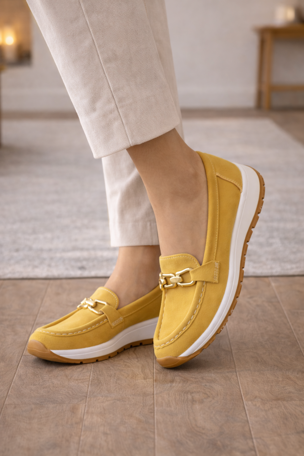 Mocassini Slip-On Effetto Camoscio con Morsetto Decorativo