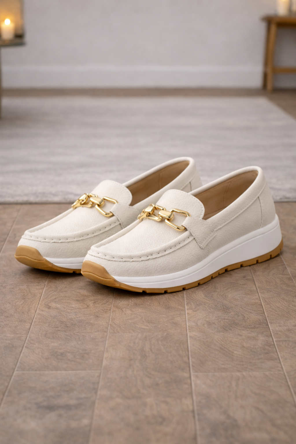Mocassini Slip-On Effetto Camoscio con Morsetto Decorativo