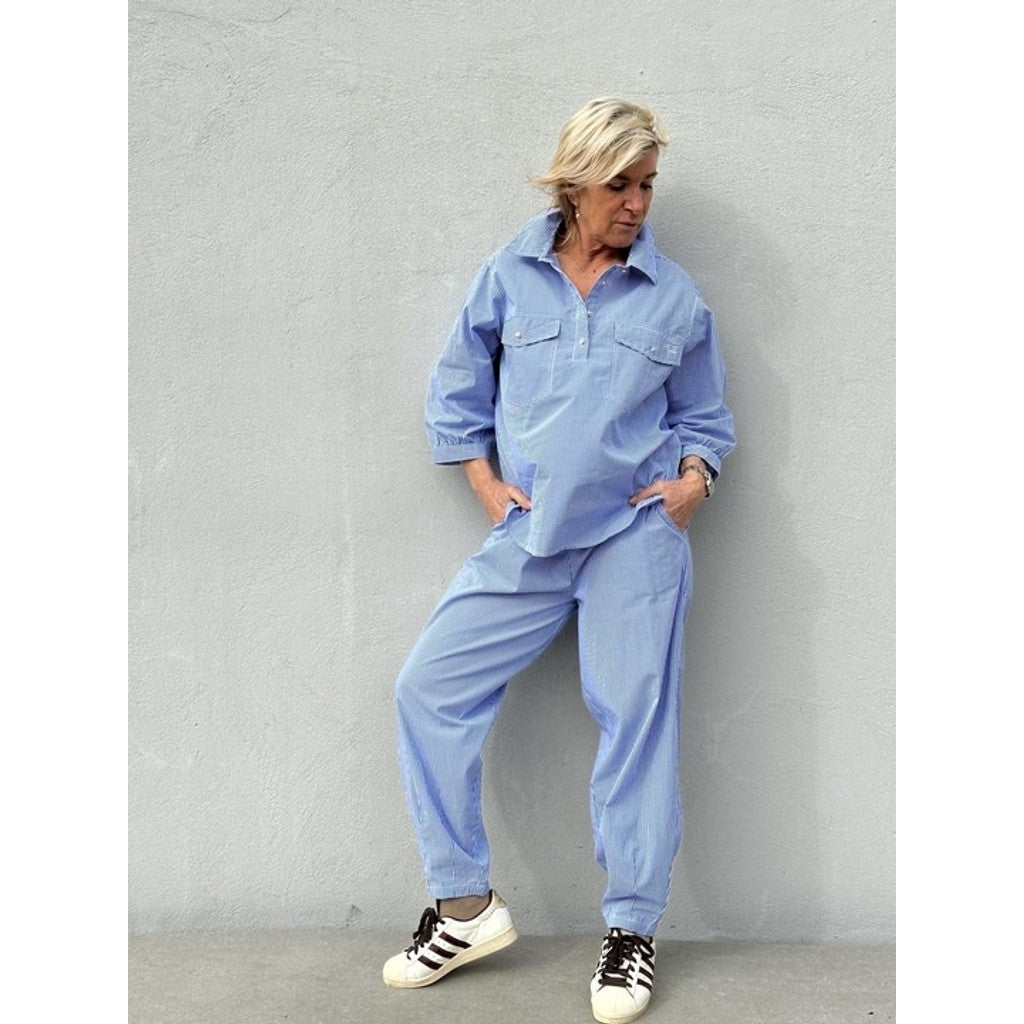 Pantaloni a Righe Silhouette Barrel Stile Moderno
