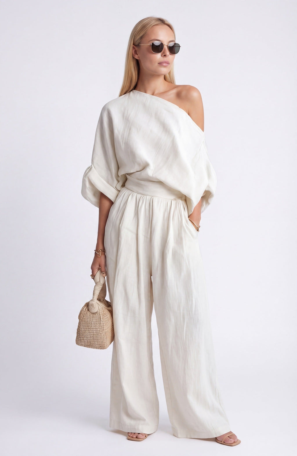 Ensemble femme en lin avec blouse drapée et pantalon large