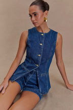 Ensemble femme en denim avec gilet et short taille haute