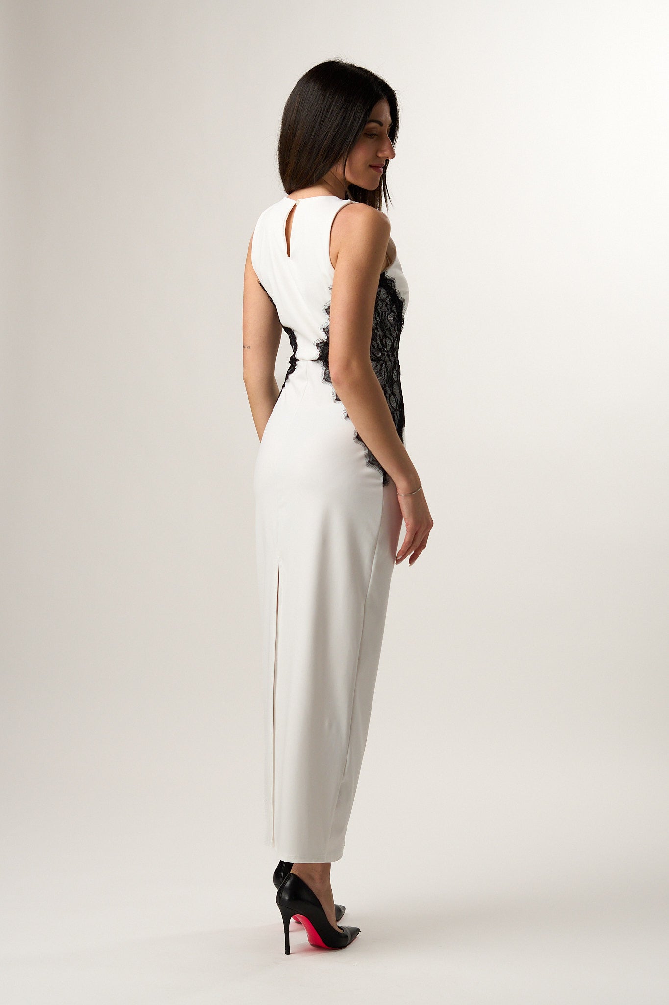 Abito Silhouette ANFINITE con Inserti in Pizzo