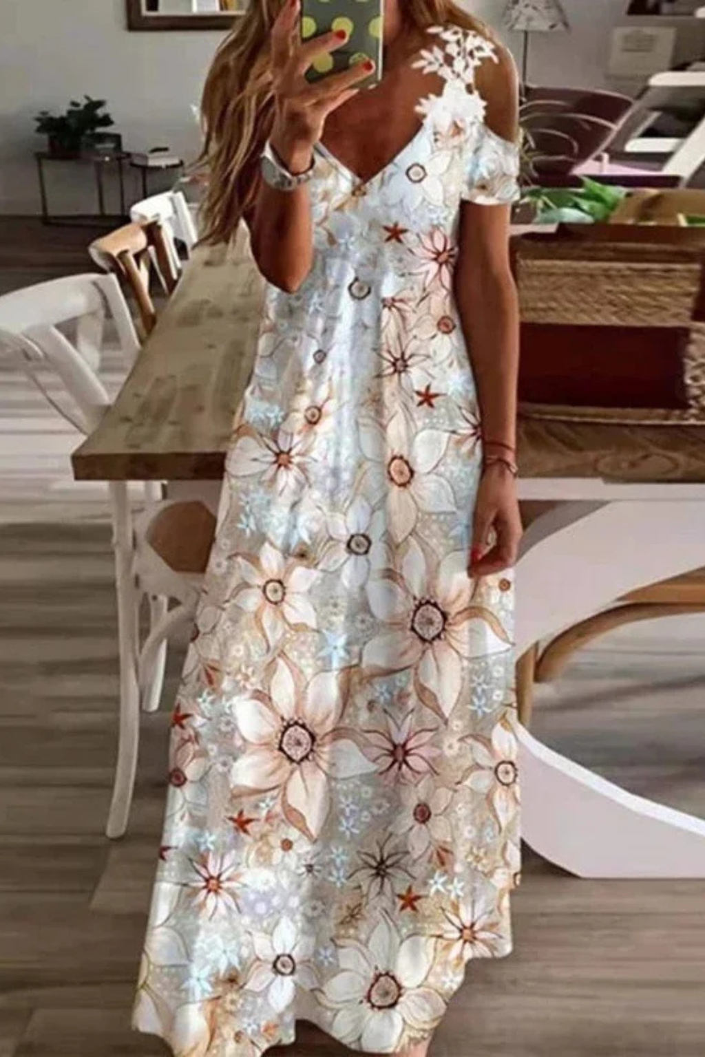 Maxi Abito – Silhouette Floreale con Dettagli Cold-Shoulder