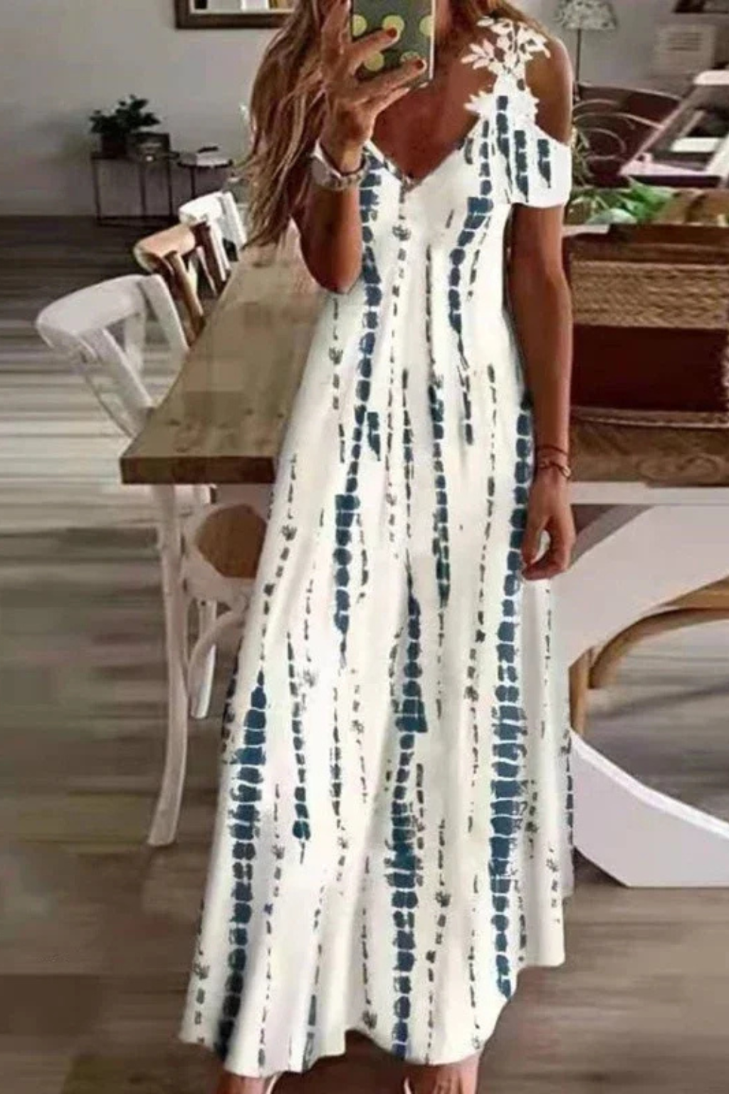 Maxi Abito – Silhouette Floreale con Dettagli Cold-Shoulder