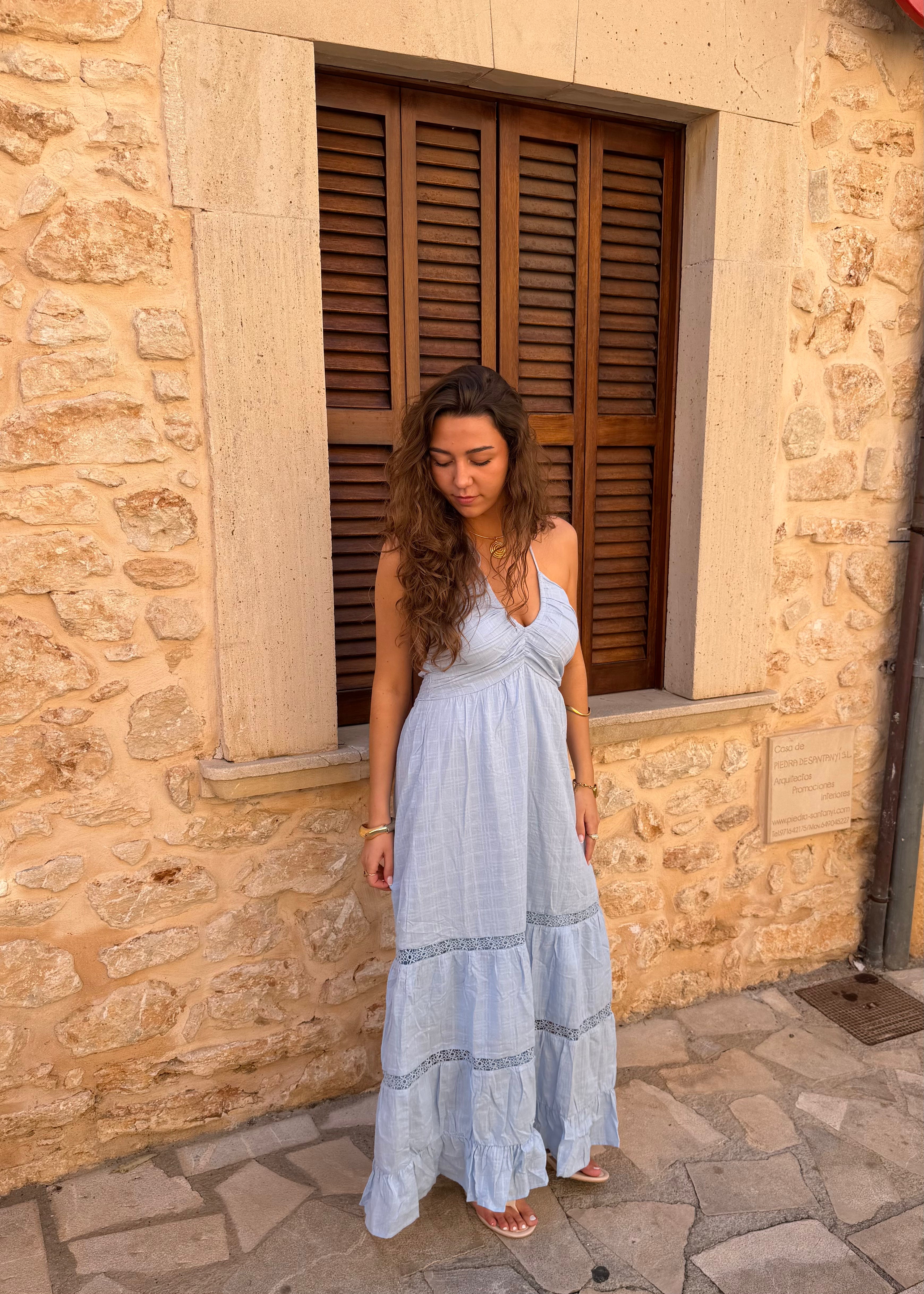 Jasmin Maxi Kjole med Feminine Detaljer