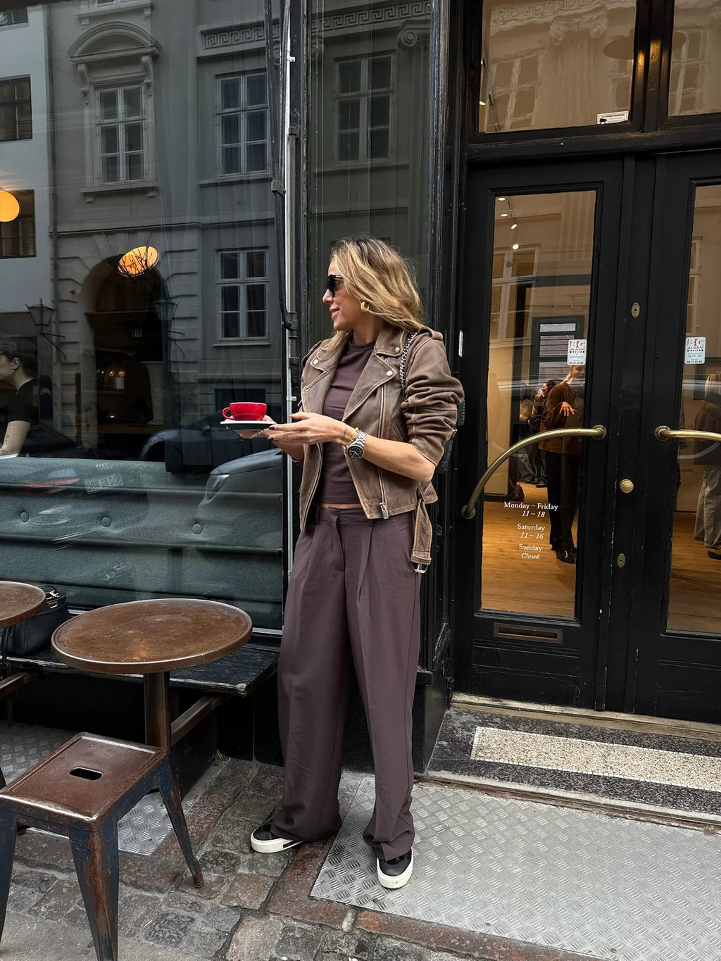 Pantaloni da Donna a Vita Alta con Gamba Larga Stile Elegante