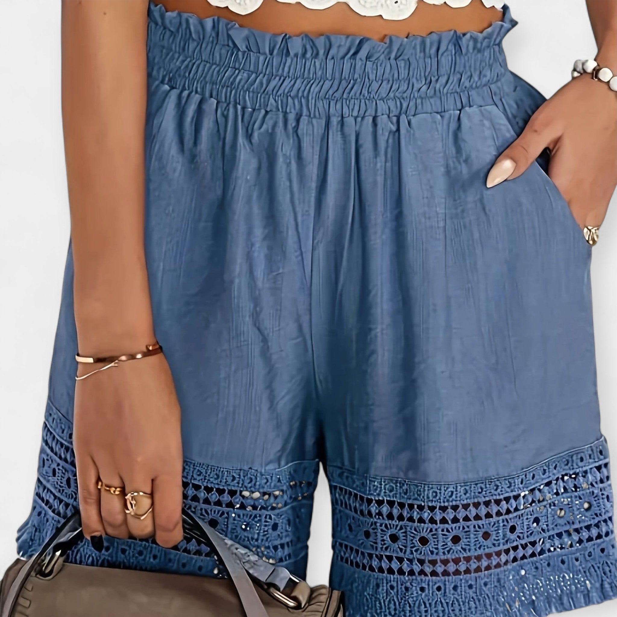Ida Blonde Shorts med Let Pasform og Feminin Silhuet