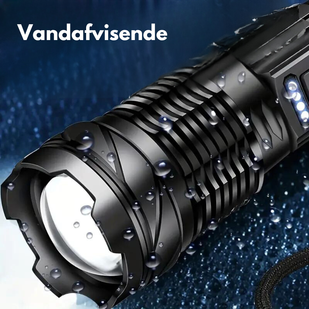 OutdoorHaven Torcia Militare - 5000 Lumen