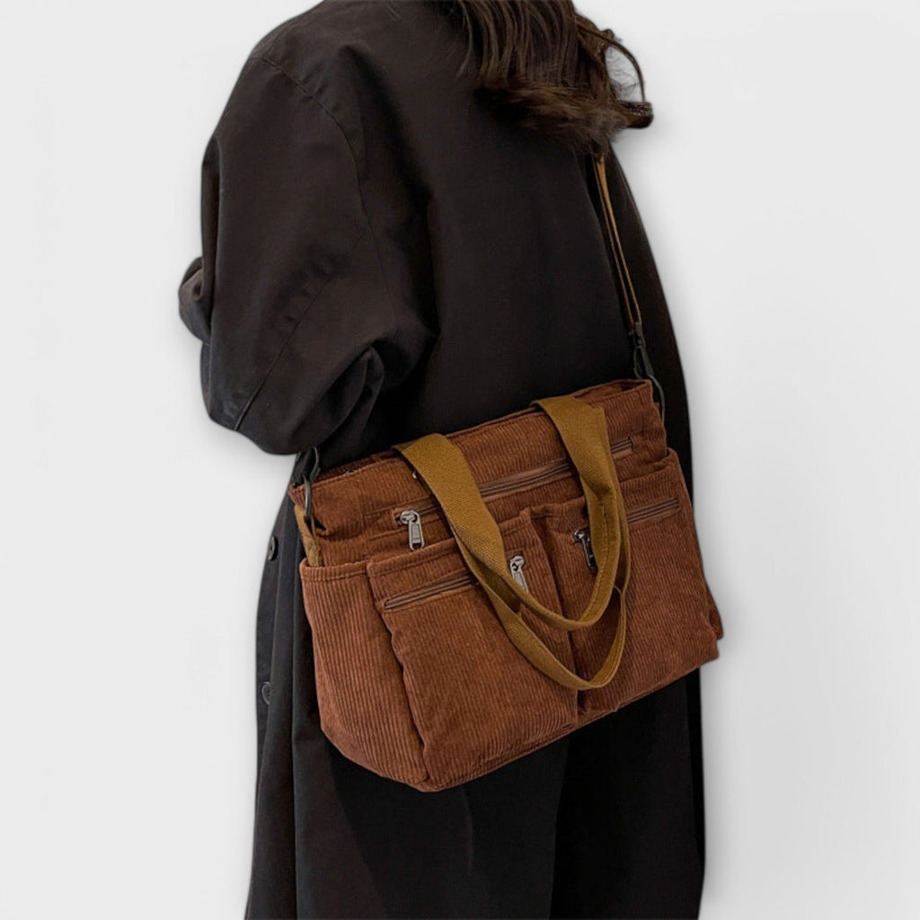Borsa Karen con Ampio Spazio e Design Senza Tempo