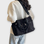 Borsa Karen con Ampio Spazio e Design Senza Tempo