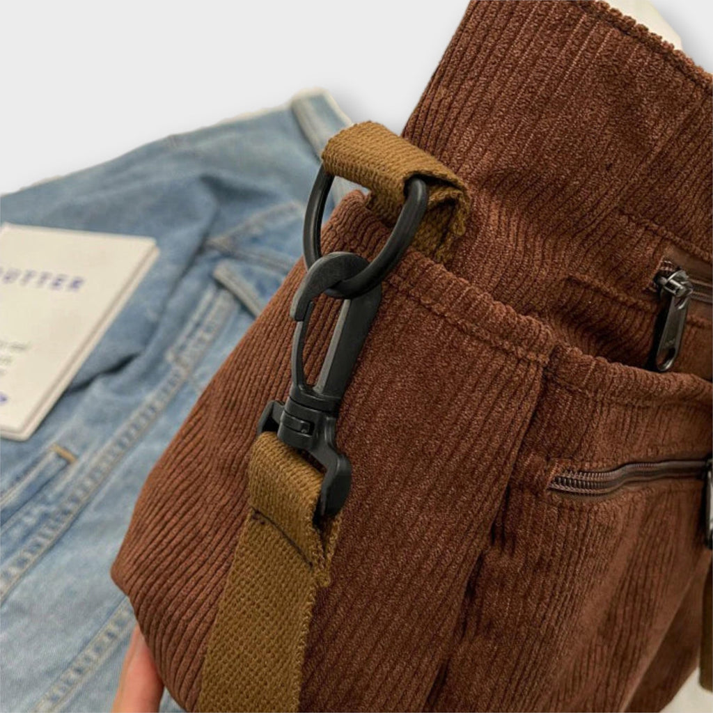 Borsa Karen con Ampio Spazio e Design Senza Tempo