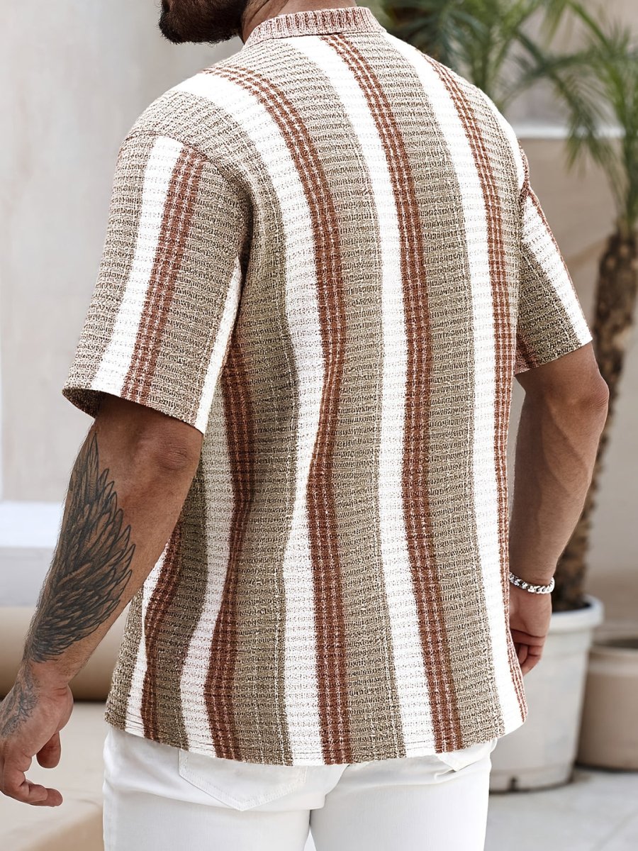 Camisa de hombre a rayas de manga corta
