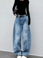 Jeans para mujer de pierna barrel y cintura alta – Denim lavado con pliegues y estilo vintage