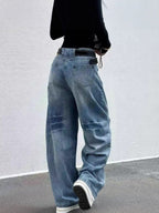 Jeans para mujer de pierna barrel y cintura alta – Denim lavado con pliegues y estilo vintage