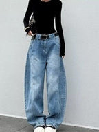 Jeans para mujer de pierna barrel y cintura alta – Denim lavado con pliegues y estilo vintage