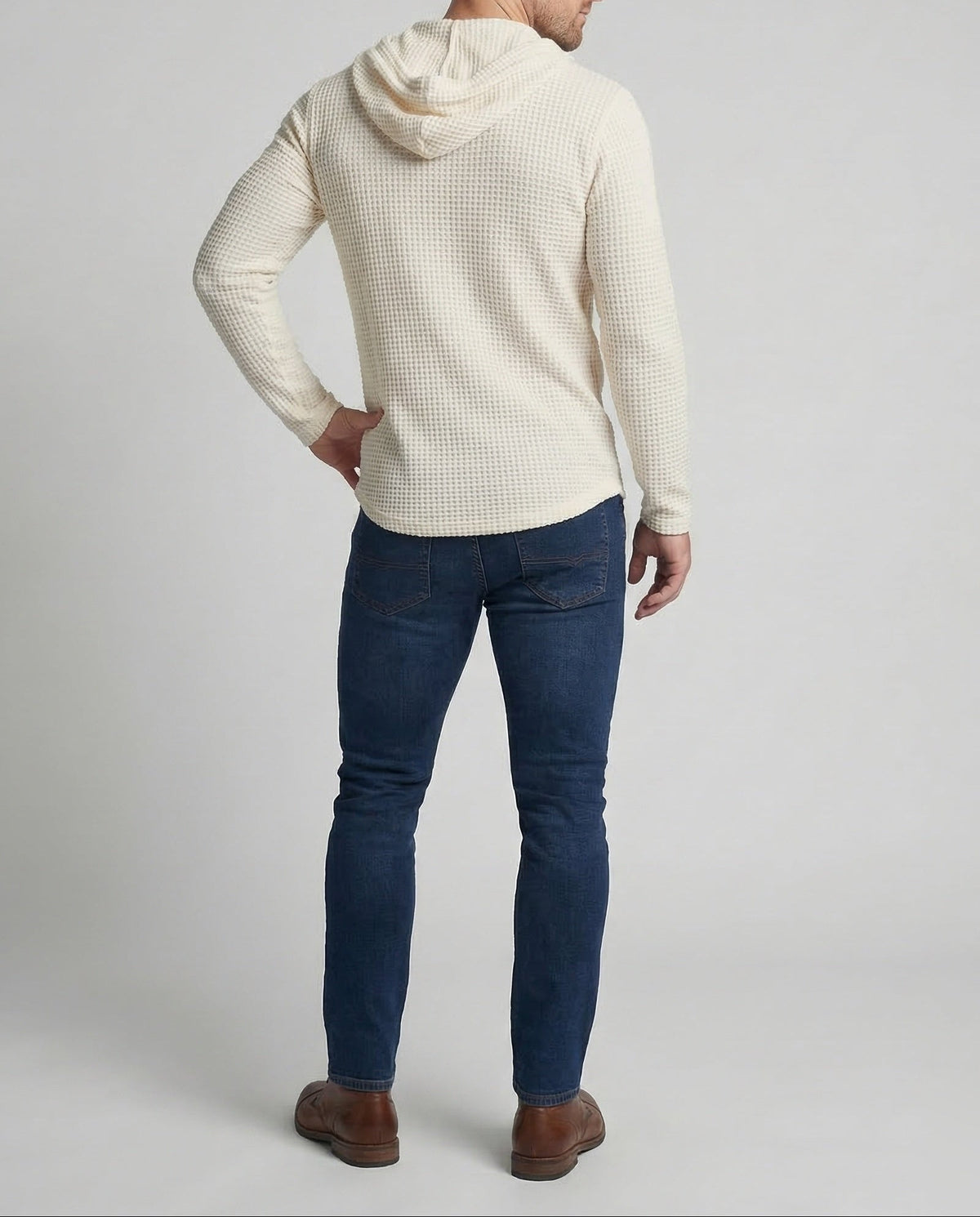 Sudadera de hombre ajustada de punto gofrado con capucha – Modelo Henley con botones y mangas largas