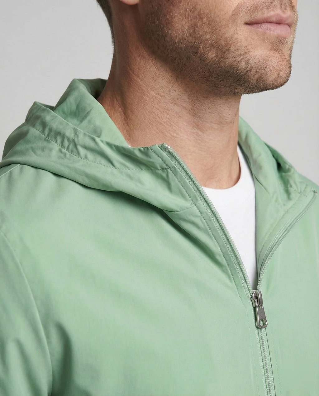 Giacca Leggera Uomo con Cappuccio – Modello Casual con Zip Integrale e Tasche Laterali