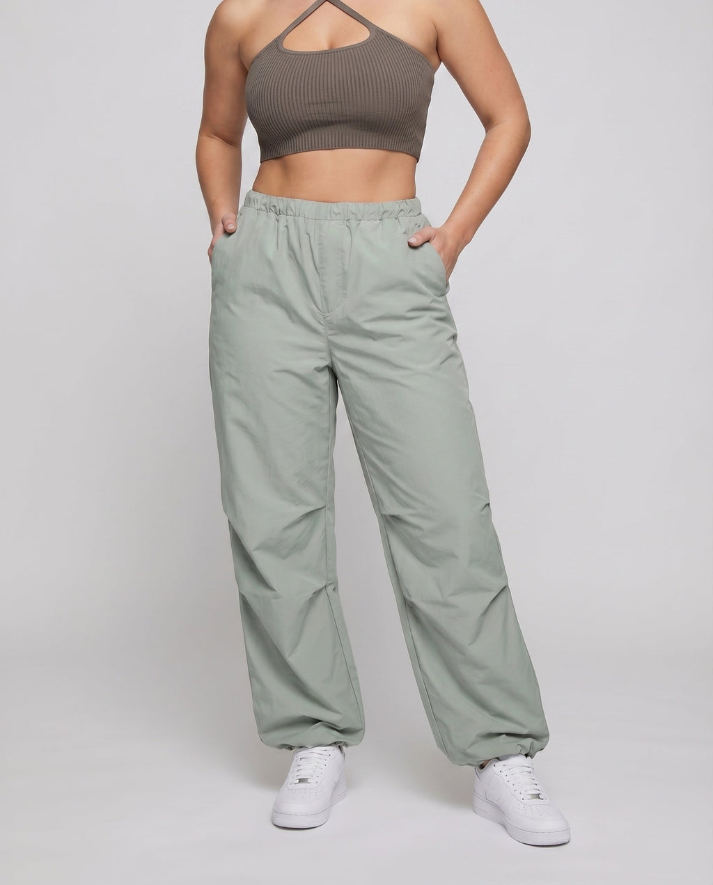 Pantalon cargo jogger femme à jambes larges - Modèle oversize avec taille élastique et chevilles réglables