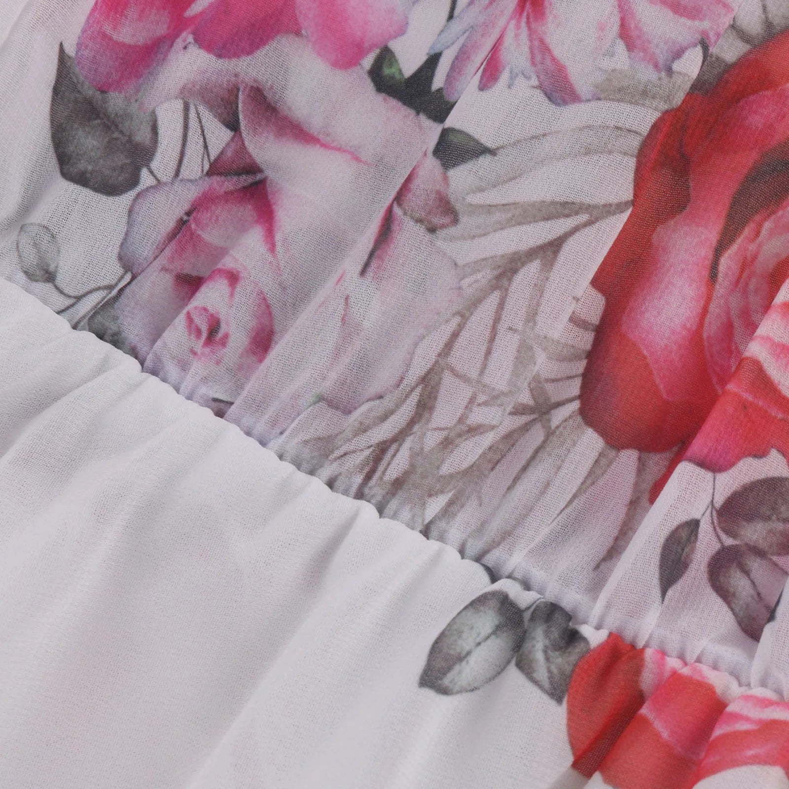 Abito a Spalle Scoperte con Fiori e Look Estivo Leggero