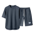Completo Estivo Casual da Uomo – Comfort e Stile per Ogni Giornata