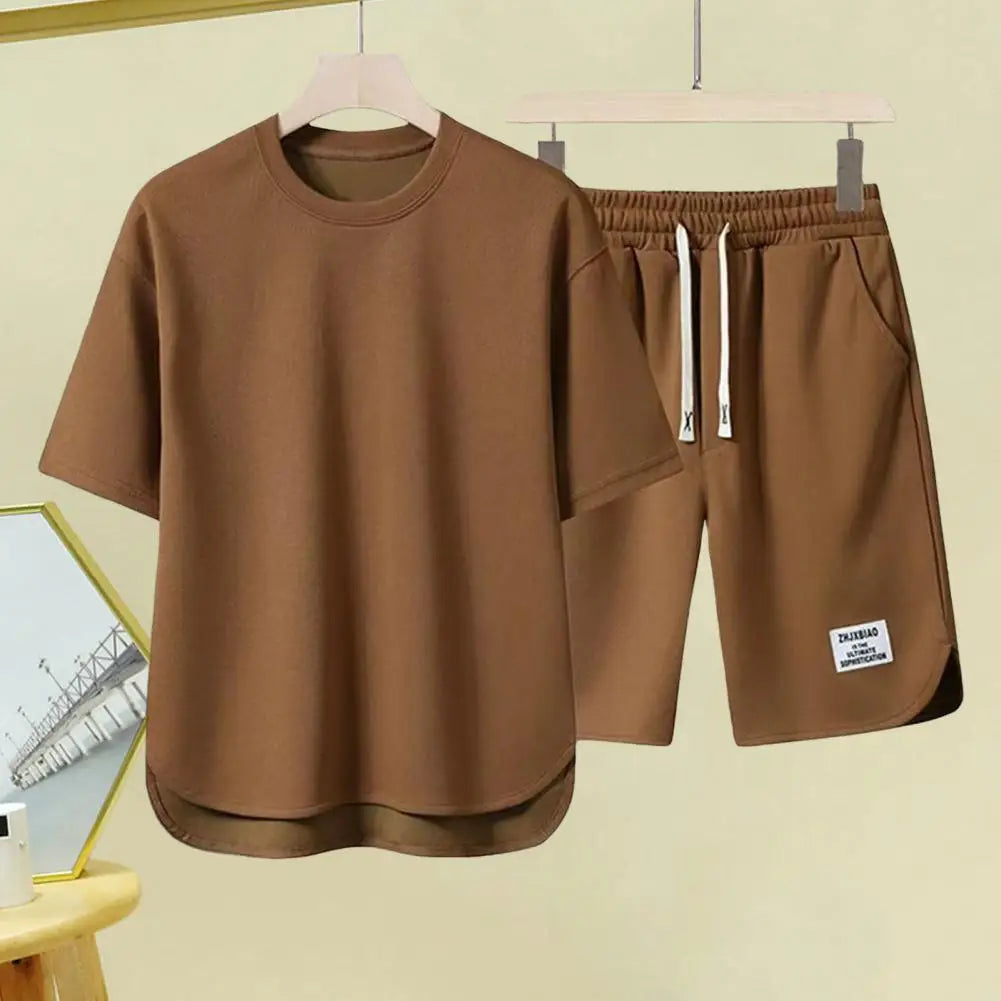 Completo Estivo Casual da Uomo – Comfort e Stile per Ogni Giornata
