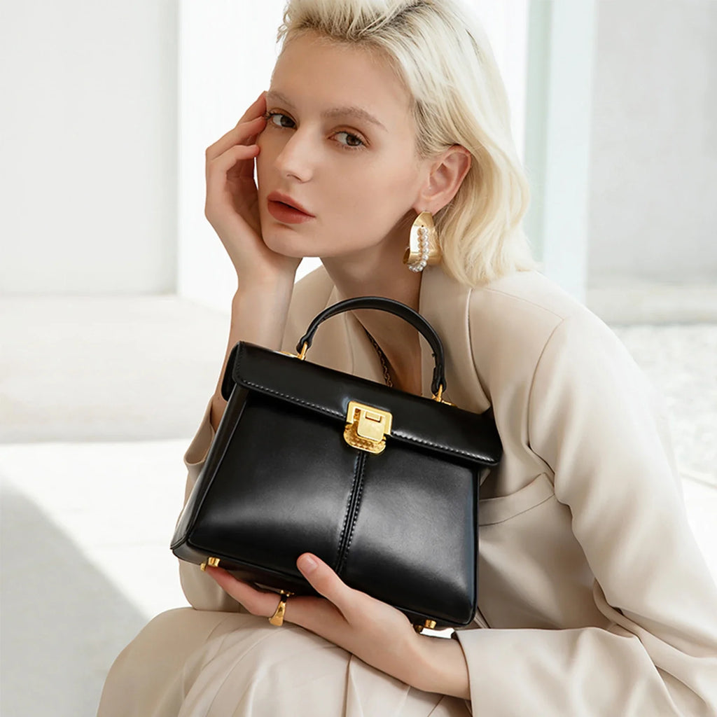 Borsa Donna in Vera Pelle con Dettagli Dorati