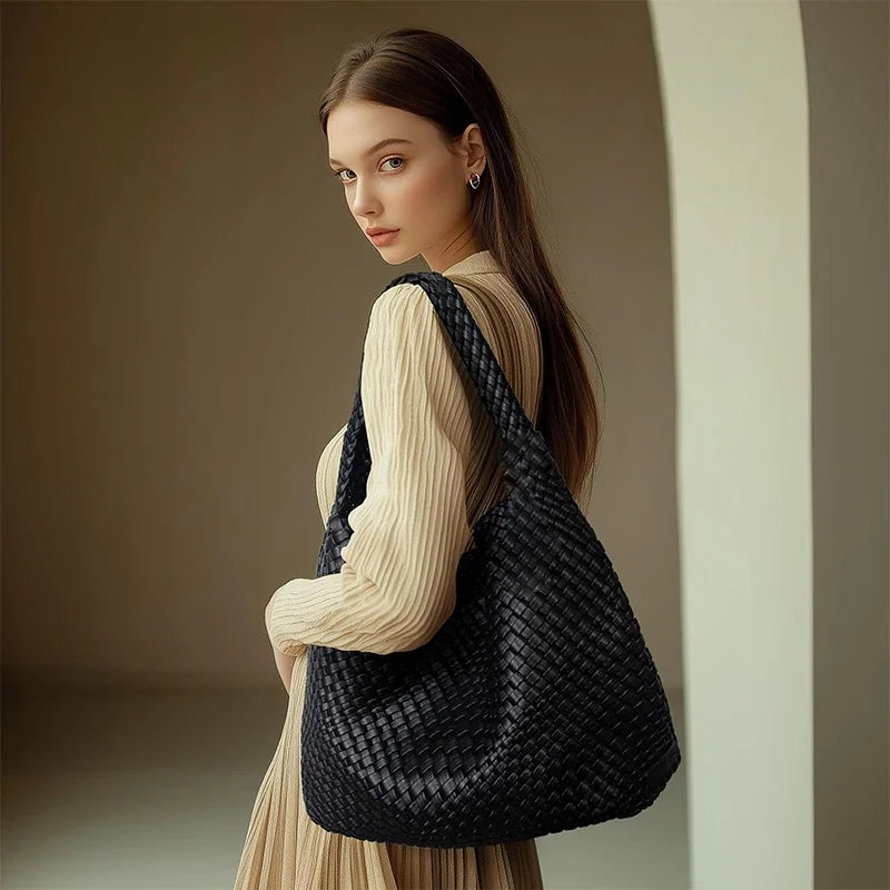 Bolso de mujer trenzado de ecopiel con neceser