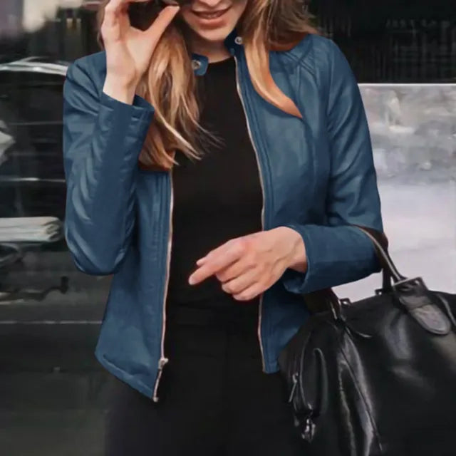 Giacca Biker Donna in Ecopelle Slim Fit – Modello Corto Avvitato con Colletto Alto e Zip