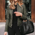 Giacca Biker Donna in Ecopelle Slim Fit – Modello Corto Avvitato con Colletto Alto e Zip