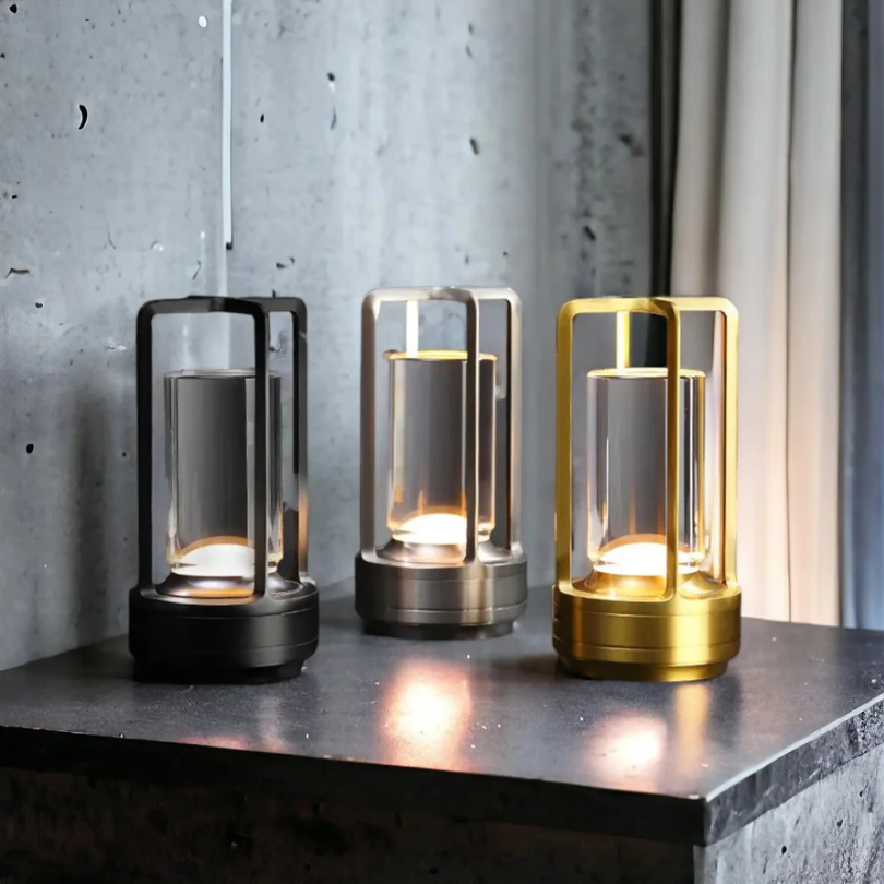 NordicaGlow Trådløs LED Bordlampe i Skandinavisk Design