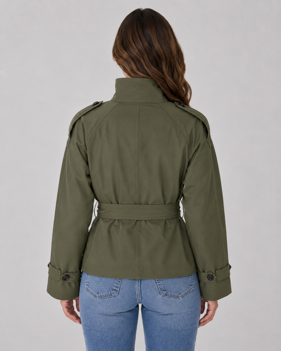 Gabardina corta para mujer con cinturón